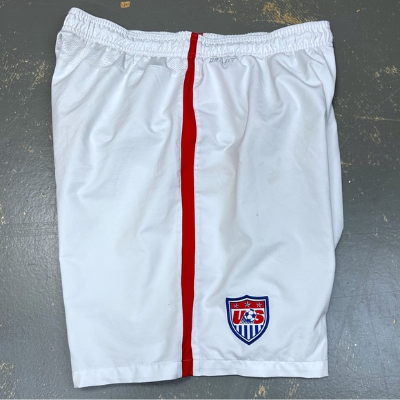Nike USWNT Soccer Shorts 578027-105 XL White Red 2 Star Crest 2014 Alex Morgan - Picture 3 of 13